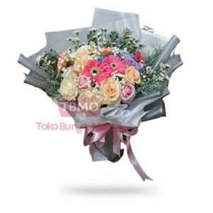 Hand Bouquet Pikok Love Rose