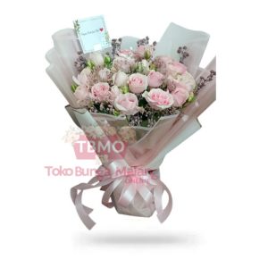 Hand Bouquet Sweet Pink