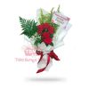 Hand Bouquet Ulang Tahun dengan mawar merah